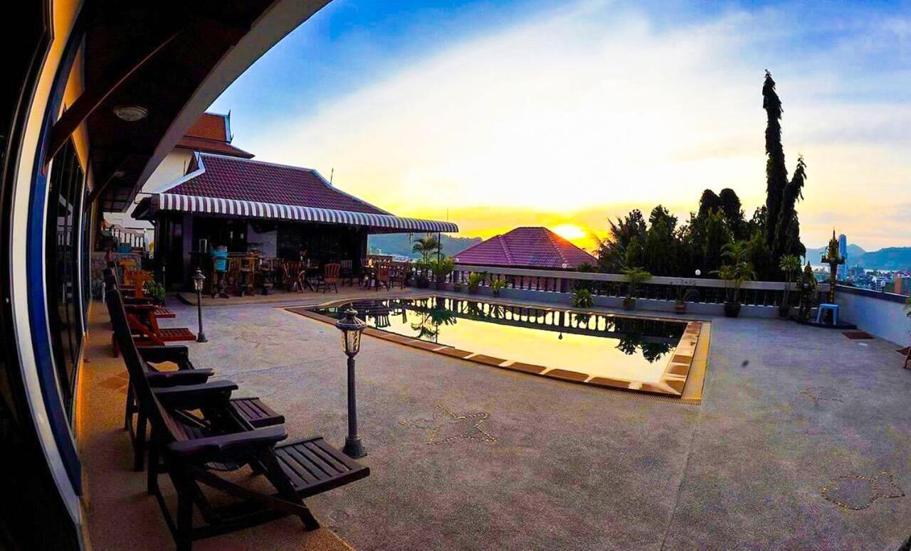 Aksarai Hotel Patong Exterior foto